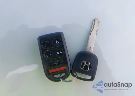 2006 Honda Odyssey Touring z USA, uszkodzony, nr VIN 5FNRL38826B079319